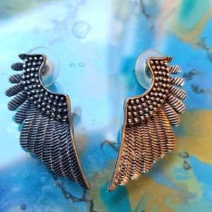 Winged post earrings